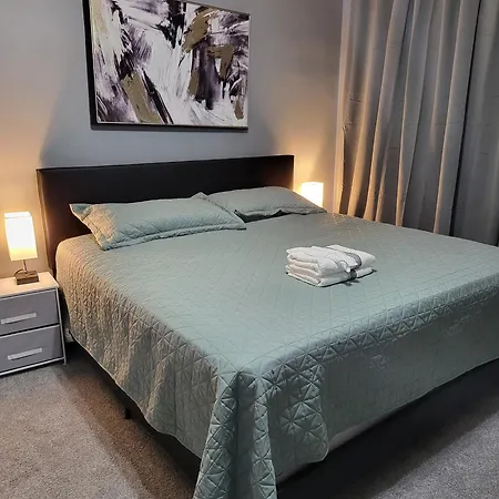 2 Bedroom Apartment With King Suite In Columbus, Privacy Of The Whole House Exterior photo